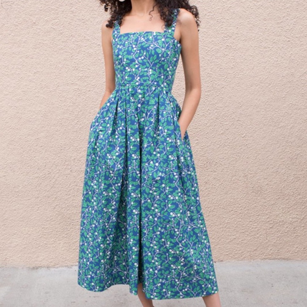Coco Shop Poof Dress in Dark Blue Vine size XS
